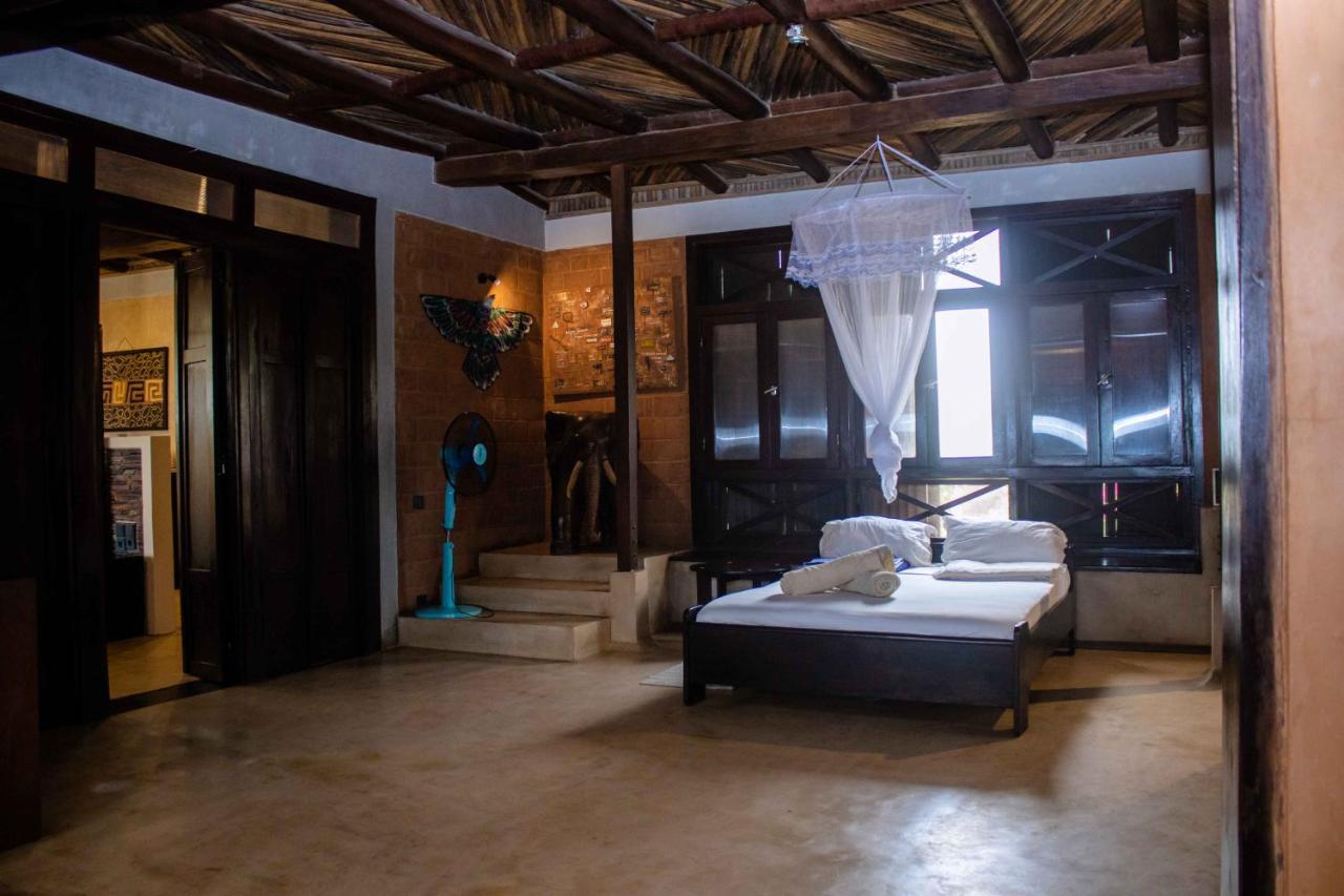 La Maison Bleue Ломе Экстерьер фото